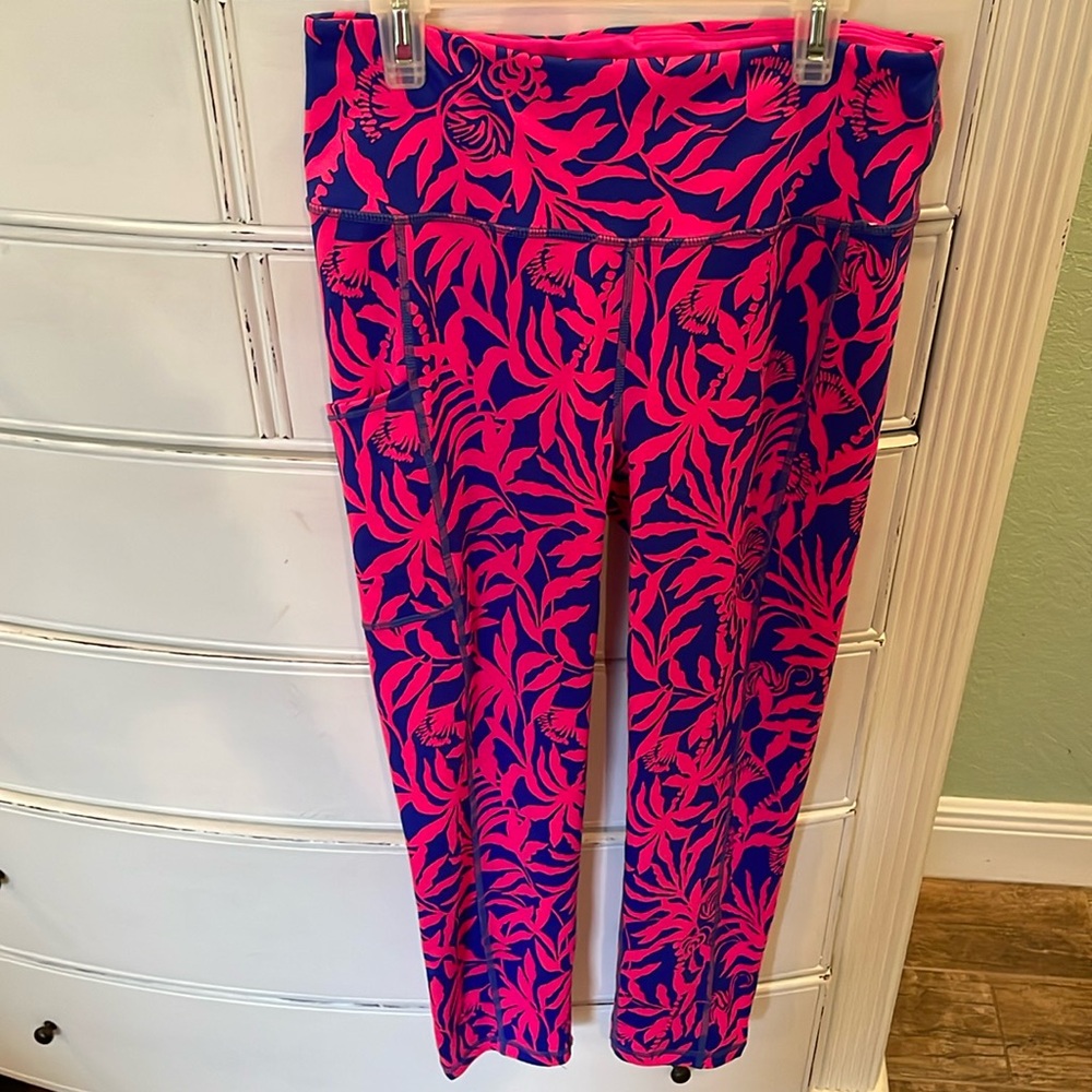 Never worn super cute Lilly Pulitzer luxletic pants!
